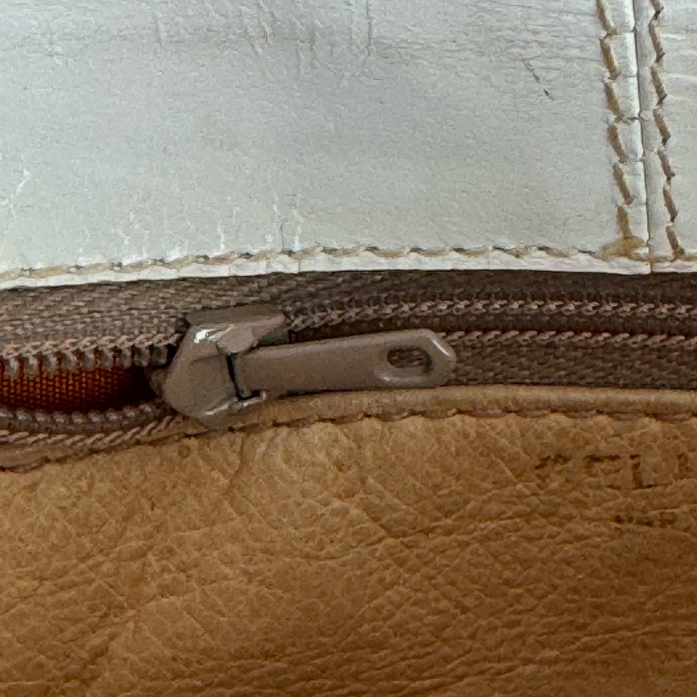 Celine Paris Gold Blason Chain Vintage Authentic White Cream Shoulder Bag Rare - Picture 8 of 16